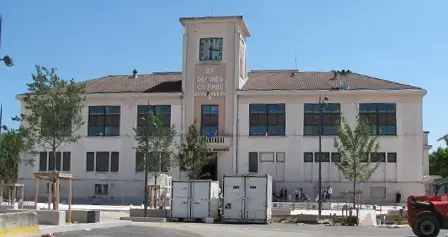 Monte Escalier Qualité Pose monte escalier Décines-Charpieu